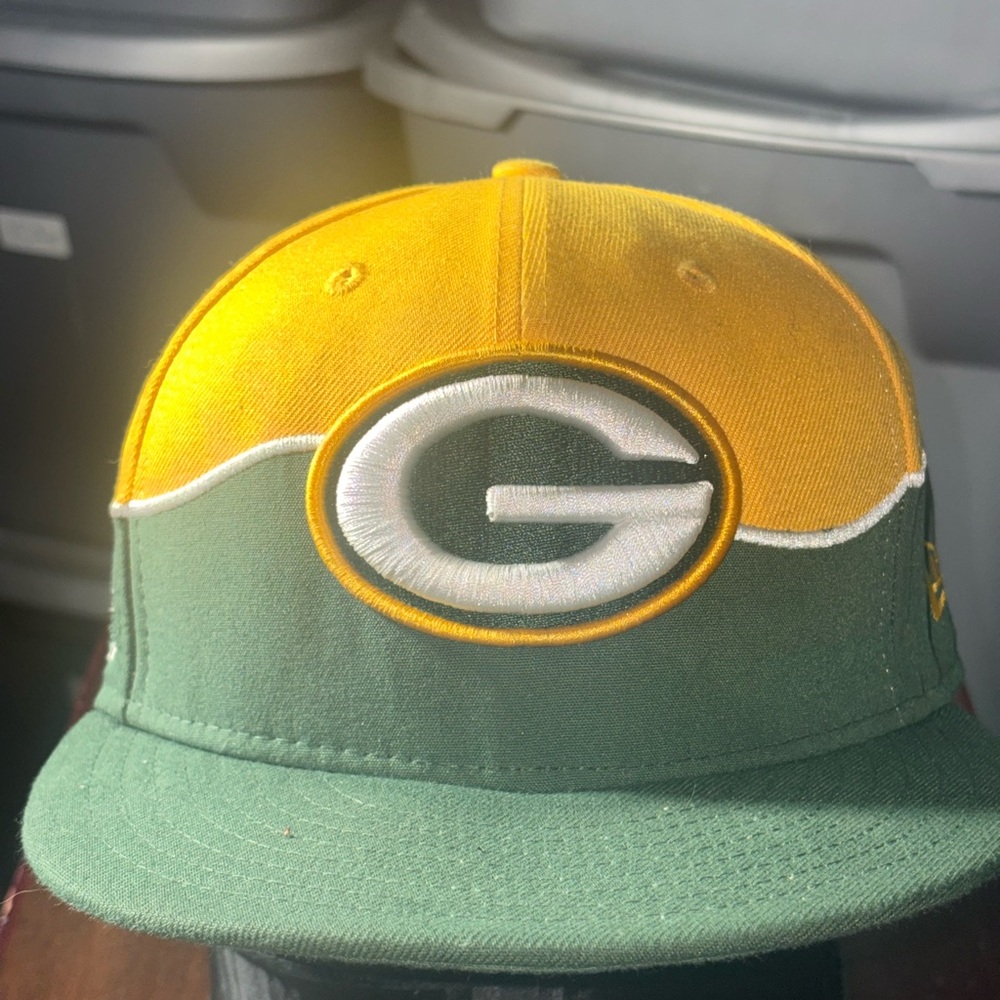 Green Bay Packers Two-Tone with the city of green Bay embroiled patch Fitted Hat
